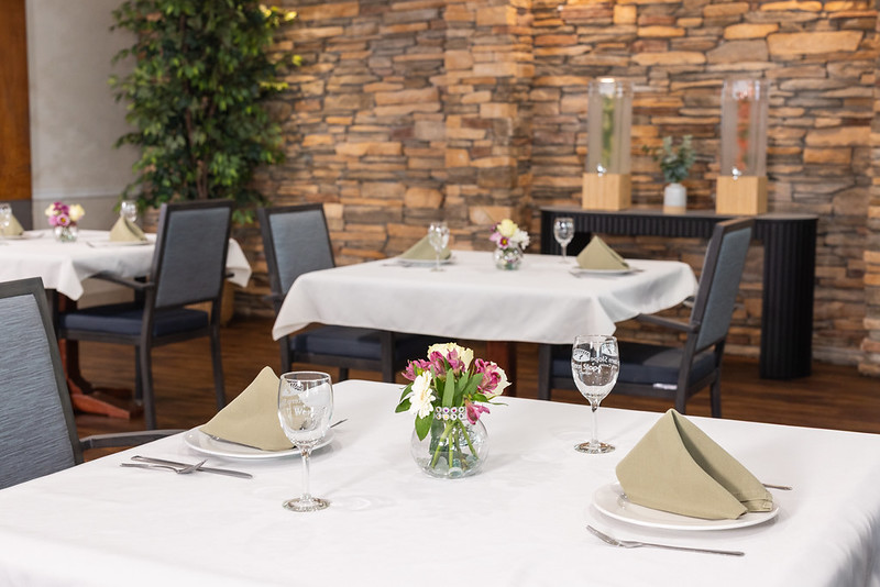 fine-dining2 Dining room tables with dishes set