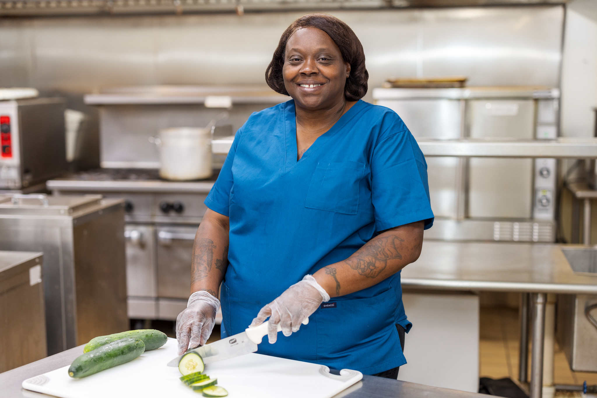 linley-park-chef Chef cutting cucumber at Linley Park kitchen