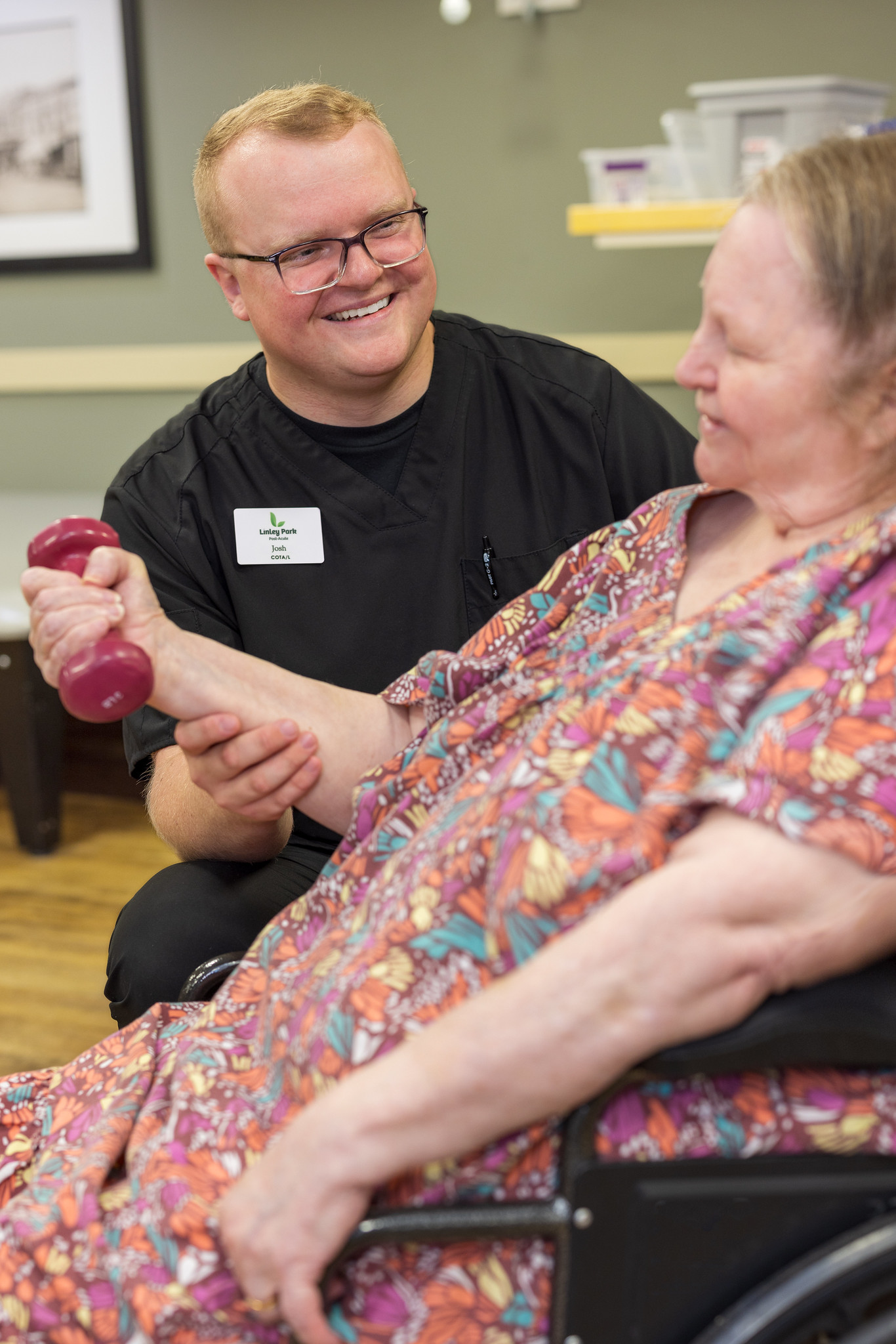 linley-park-nursewithpatient2 Physical therapist with patient lifting dumbbell at Linley Park